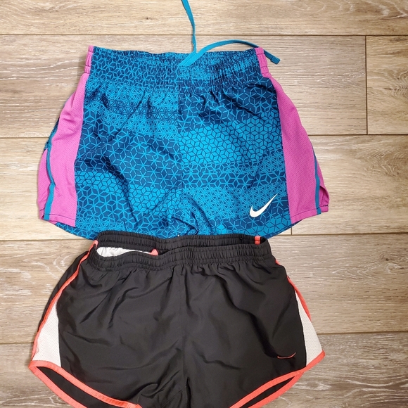 Nike Other - Girls Nike shorts lot sz M